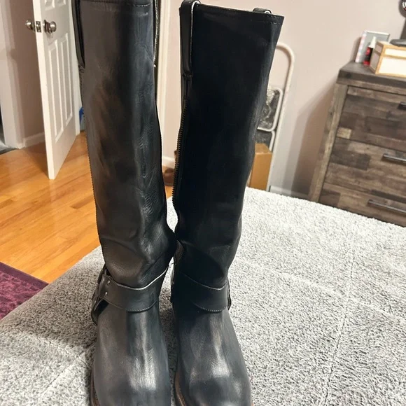 Like new black Freebird Wagner boots - Picture 2 of 4